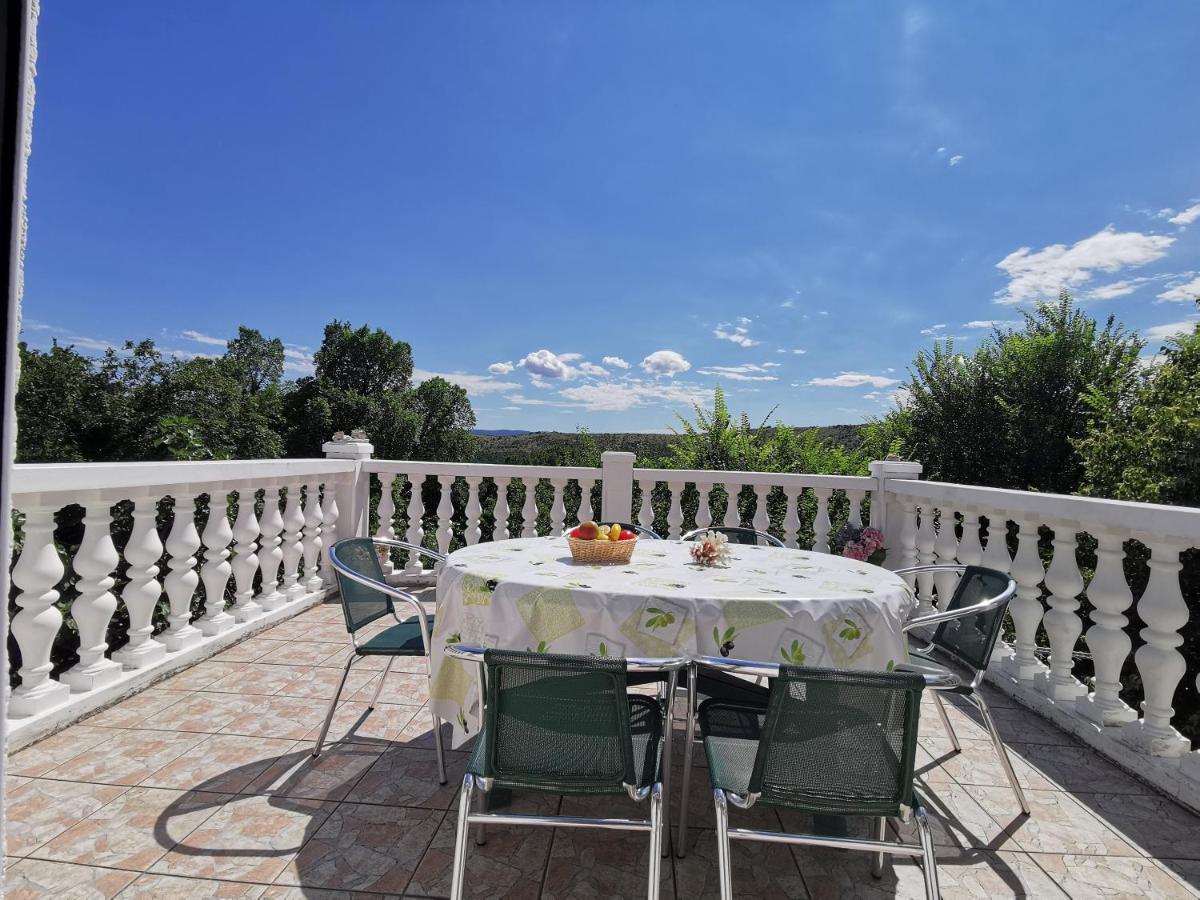 Maestral Appartement Bribir  Buitenkant foto