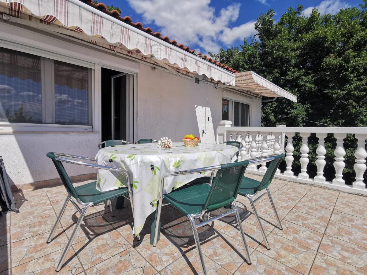 Maestral Appartement Bribir  Buitenkant foto