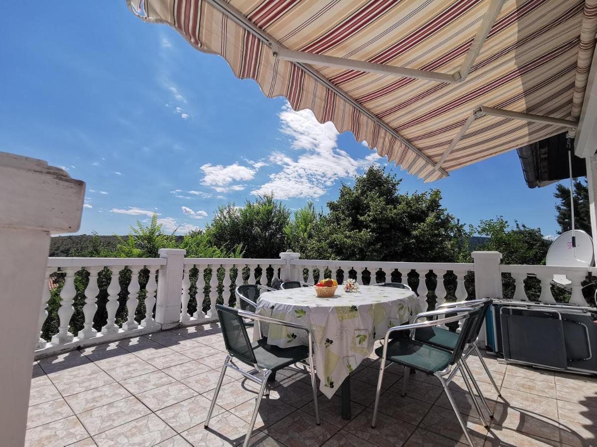 Maestral Appartement Bribir  Buitenkant foto
