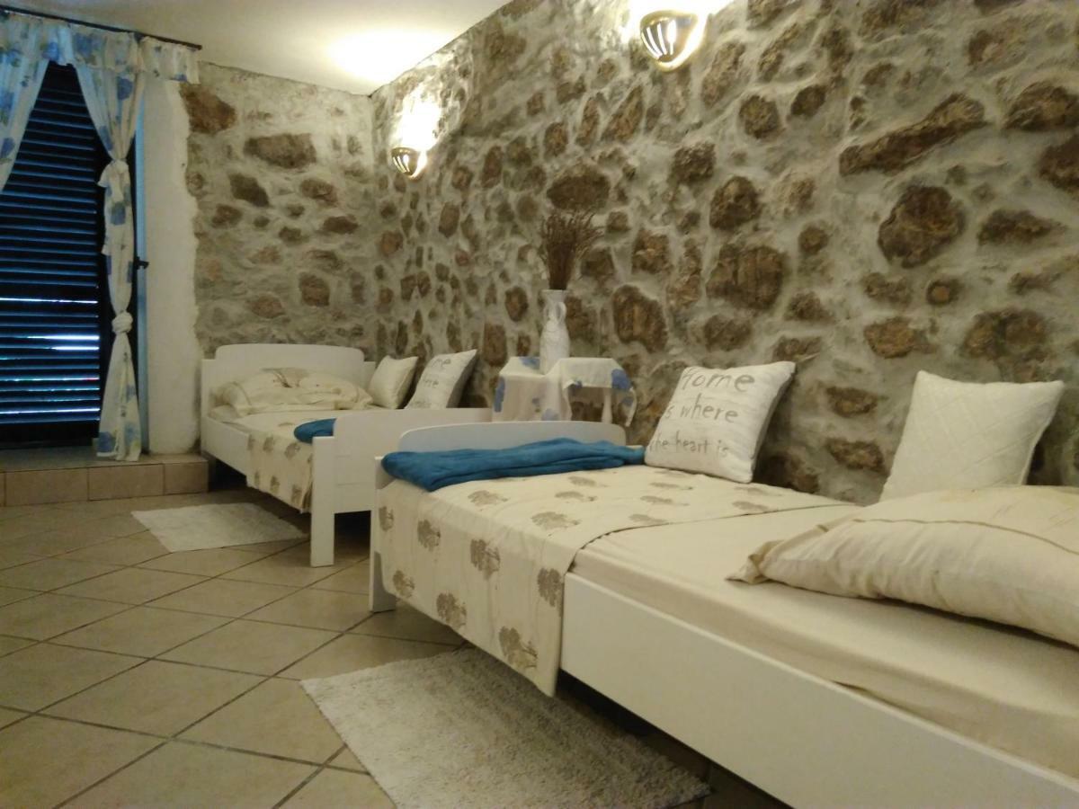 Maestral Appartement Bribir  Buitenkant foto