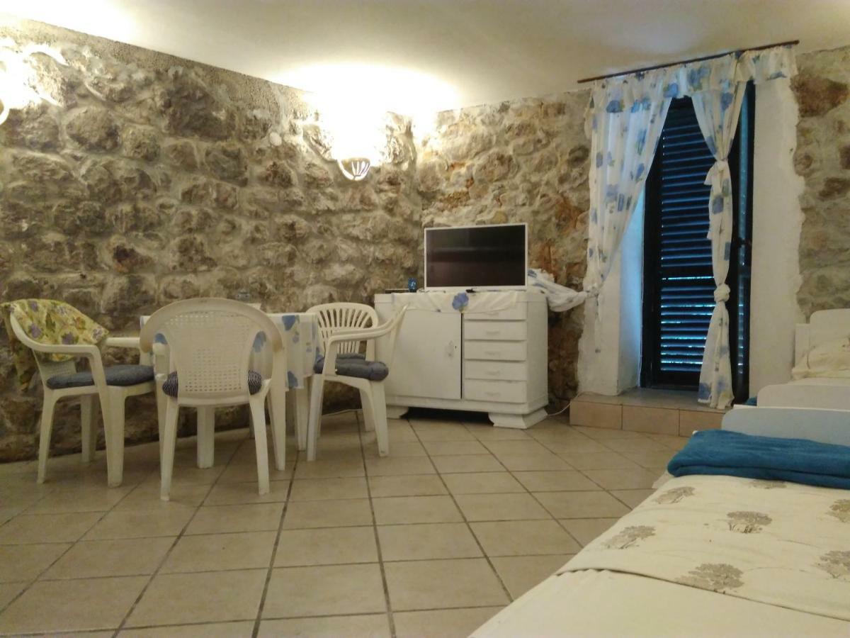 Maestral Appartement Bribir  Buitenkant foto